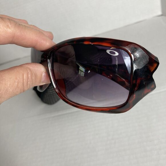 Oakley Woman's Sunglasses Black Red Tortoise With Case And Cleaning Cloth READ - Picture 4 of 15